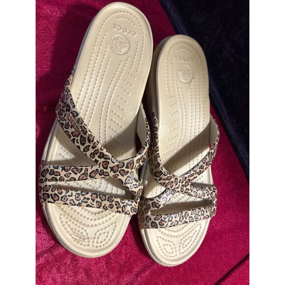 Crocs Women's Size 10Patricia Wedge Cheetah Sandals Slip-on Comfort - Picture 6 of 8